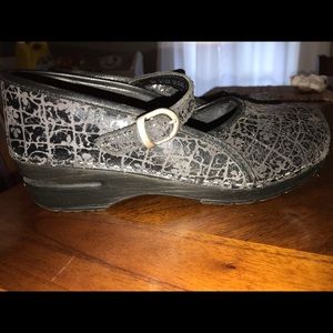 Santia shoes size 39